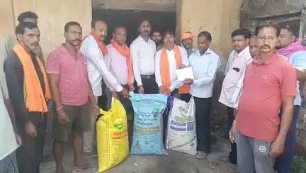 सेवा सहकारी समिति डभरा में खरीफ सीजन 2025-26 के लिए किसानों को खाद-बीज वितरण का किया गया शुभारंभ