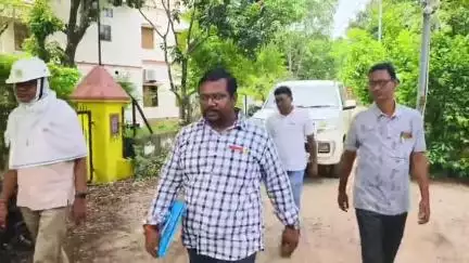 বোলপুর-শ্রীনিকেতন: ভঙে দেওয়া হল অবনীন্দ্রনাথ ঠাকুরের বাড়ি, ধ্বংসস্তূপ সরানোর কাজ বন্ধ করে দিল বোলপুর পৌরসভা