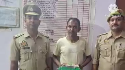 शिकोहाबाद: पुलिस ने चेकिंग के दौरान प्रतापपुर शराब के ठेके के पास एक आरोपी को अवैध शराब के साथ किया गिरफ्तार