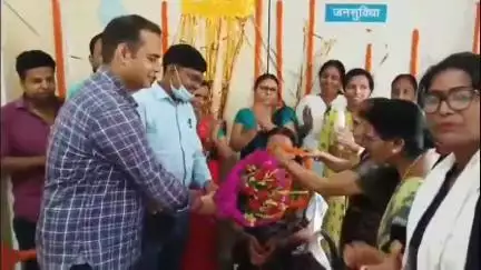 बख्तियारपुर: बख्तियारपुर सीएचसी में कार्यरत ANM के सेवानिवृत्त होने पर स्वास्थ्य कर्मियों ने किया विदाई समारोह का आयोजन