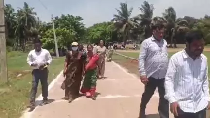 యోగాను జీవనశైలిలో భాగం చేసుకోవాలి: అమలాపురంలో జేసీ నిశాంతి