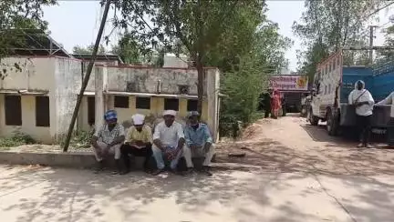 डूंगरपुर: चौरासी थाना क्षेत्र में लाडसोर बस स्टैंड के पास 2 बाइक के बीच जोरदार टक्कर, हादसे में घायल युवक की हुई मौत