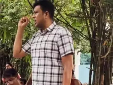 ভাঙড় ২: ফুলবাড়ী বুথের বুথ কর্মী এবং তৃণমূল কংগ্রেসের কর্মীদের নিয়ে বিশেষ আলোচনা সভা যাদবপুর ছাত্র পরিষদের সহ - সভাপতির