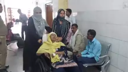पूरनपुर: गांव शेरपुर कला में ससुर-बहू के विवाद में हुई मारपीट, समधी-समधन हुए घायल