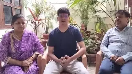 औरैया: दिबियापुर कस्बा निवासी अभिनव सक्सेना ने जेईई एडवांस में 11848 वीं रैंक हासिल कर आईआईटी में लिया प्रवेश, दी जानकारी
