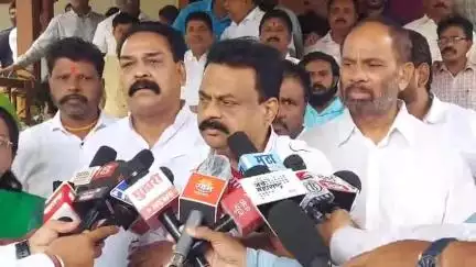 करवीर: दोन्ही ठाकरे बंधूंनी एकत्र यावं; आमच्यासह महाराष्ट्रातील मराठी माणसांची इच्छा: शिवसेना ठाकरे पक्षाचे आमदार सुनील प्रभू