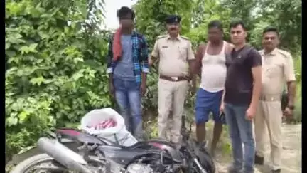 भोरे: सबेया गांव में चोरी की बाइक व शराब के साथ दो कारोबारी गिरफ्तार, यूपी के कई थानों में एक पर 7 आपराधिक मामले दर्ज