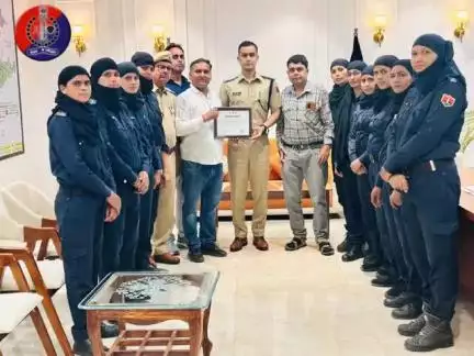 टोबैको फ्री यूथ कैंपेन में #भरतपुर का #प्रथम स्थान 🎉

SP श्री मृदुल ने स्वास्थ विभाग व कालिका_यूनिट को किया सम्मानित