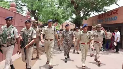 मथुरा: सीआरपीएफ के एडीजी और आईजी ने एसएसपी के साथ जन्मभूमि की सुरक्षा का किया निरीक्षण