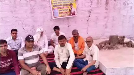 भुसावर: पथैना में 2 वर्ष पूर्व हुई ओलावृष्टि से हुए नुकसान का मुआवजा दिलाये जाने की मांग, भूख हड़ताल की शुरू #jansmasya