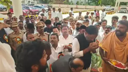 నిడమానూరు: మండల కేంద్రంలో నూతనంగా నిర్మించిన సివిల్ కోర్టు భవనాన్ని ప్రారంభించిన బార్ అసోసియేషన్ అధ్యక్షులు ఎంసి కోటిరెడ్డి
