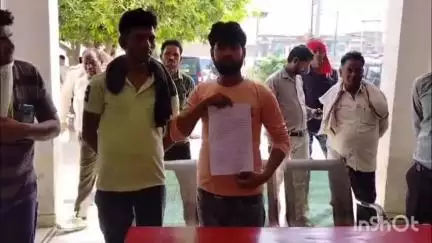 कुरावली: कुरावली क्षेत्र में महिला की गोली मारकर हत्या के मामले में थाने में शिकायत दर्ज कराई गई