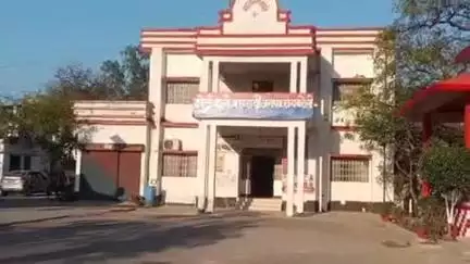 महाराजगंज: बछरावां थाना क्षेत्र के एक गांव में द्वारचार से पहले दूल्हा हुआ फरार, दुल्हन करती रही दूल्हे का इंतजार