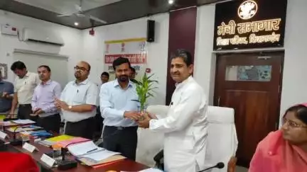 किशनगंज: जिला विकास समन्वय और निगरानी समिति "दिशा" की बैठक संपन्न