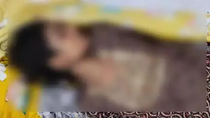 সিউড়ি ১: লালকুঠি পাড়াতে নিজের বাড়িতে গলায় ফাঁস দিয়ে আত্মঘাতী এক গৃহবধূ, মৃতদেহ ময়না তদন্ত করানো হল সিউড়ি সদর হাসপাতালে