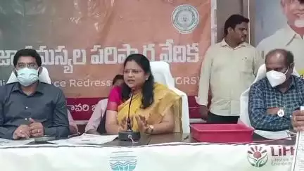 భీమవరం: జూన్ 5న ప్రపంచ పర్యావరణ దినోత్సవం సందర్భంగా చేపట్టాల్సిన చర్యలపై అధికారులకు దిశ నిర్దేశం చేసిన కలెక్టర్ నాగరాణి
