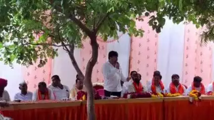 पाथ्री: सारोळा येथे शिवसेना शिंदे गटाने घेतली बैठक, स्थानिक स्वराज्य संस्थेच्या निवडणुकीवर चर्चा