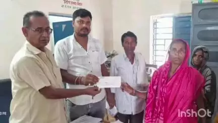 हसनगंज: जगरनाथपुर पंचायत भवन में 7 लाभुकों को कबीर अंत्येष्टि योजना की राशि का चेक वितरण