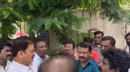 जळगाव: समता नगरात कुत्र्याच्या हल्ल्यात चिमुकल्याचा बळी; महापालिका प्रशासनावर तीव्र रोष, निर्बीजीकरणाची मागणी #Jansamasya