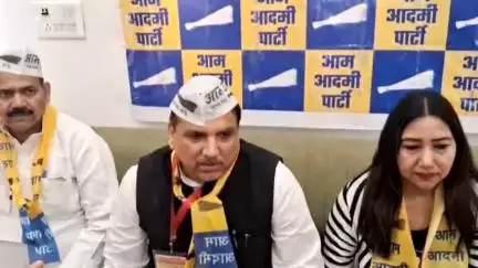 शिकोहाबाद: राज्यसभा सांसद संजय सिंह ने कहा, ये देश मोदी और योगी के फरमान से नहीं चलेगा, एटा रोड पर आयोजित की प्रेस वार्ता