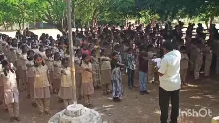 அன்னூர்: ஆனையூர் அரசு மேல்நிலைப் பள்ளியில் புகையிலை ஒழிப்பு உறுதிமொழி மாணவர்கள் ஏற்றன ர்