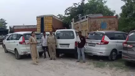 नवाबगंज: लखनऊ-बाराबंकी में प्राइवेट वाहनों के कमर्शियल उपयोग पर प्रवर्तन टीमों ने 7 वाहन सीज किए, एक का किया चालान