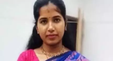 তমলুক: বর্ধমান ইউনিভার্সিটিতে M.Sc প্রথম বর্ষের ছাত্রী আত্মহত্যা,পাঁশকুড়ার বাড়িতে শোকের ছায়া,মেরে ঝুলিয়ে দেওয়ার অভিযোগ