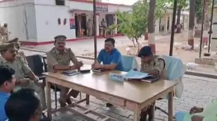 अकबरपुर: आगामी त्योहार बकरीद के दृष्टिगत थाना रुरा परिसर में पीस कमेटी की हुई बैठक, सीओ व तहसीलदार रहे शामिल