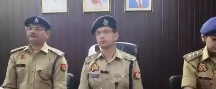 नोएडा:अवैध मादक पदार्थो की तस्करी करने वाले 05 अभि0 गिरफ्तार,कब्जे से कुल गांजा 26.5 KG अनुमानित कीमत लगभग 50 लाख