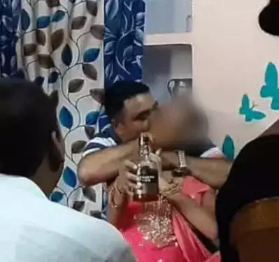 यूपी के प्रयागराज में सपा नेता का अश्लील वीडियो हुआ वायरल, नेता ने कहा: फर्जी है वीडियो
