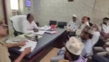 बीघापुर: ज्येष्ठ गंगा दशहरा और बकरीद त्योहार को लेकर सीओ और एसडीएम ने धर्मगुरुओं के साथ की बैठक