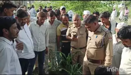 लक्सर: रायसी में निर्माणाधीन पुलिस चौकी के मजदूर की करंट लगने से हुई मौत, सड़क पर वाहन लगाकर किया जाम