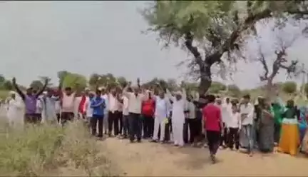 हिण्डौन: कैलाश नगर में सीवरेज ट्रीटमेंट प्लांट लगाने को लेकर लोगों ने किया हंगामा, कार्य को करवाया बंद