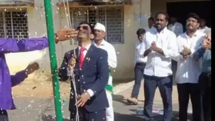 భూపాలపల్లి: భూపాలపల్లి జిల్లా కోర్టు ప్రాంగణములో జెండా ఆవిష్కరించిన జూనియర్ సేల్ జడ్జ్ ఆఏ ఎస్ దిలీప్