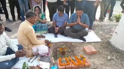 बनारस रेल इंजन कारखाना के केंद्रीय चिकित्सालय में आउट पेशेंट डिपार्टमेंट (ओपीडी) का नया भवन निर्माण हेतु बरेका महाप्रबंधक श्री नरेश पाल सिंह ने विधिवत भूमि पूजन कर शुभारंभ किया।
#railminindia