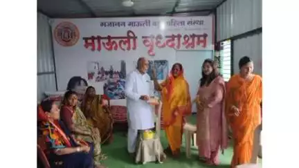 मालेगाव: मातोश्री पार्क येथील माउली वृद्धा आश्रमातील वृद्धासोबत सामाजिक कार्यकर्ते युसुफ भाई यांनी जन्मदिवस केला साजरा
