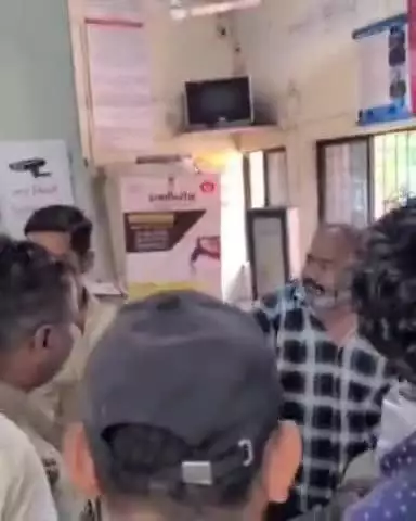 દસાડા: પાટડી હોસ્પિટલ ખાતે યુવકને પાટડી PI અને ASI દ્વારા માર માર્યો હોવાનો વિડિયો થયો વાયરલ
