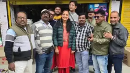 सांगला: सांगला गाँव की मंजू ने नालंदा जिले में फेसबुक पर 1.6 मिलियन फॉलोवर का आंकड़ा पार किया, लोग आ रहे हैं मिलने