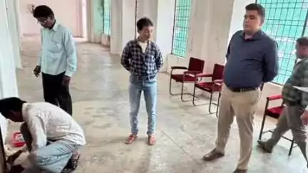 दंतेवाड़ा: दन्तेवाड़ा कलेक्टर ने ईवीएम एवं वीवीपैट मशीनों के दन्तेवाड़ा वेयरहाउस का त्रैमासिक निरीक्षण किया