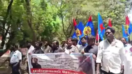 இராமநாதபுரம்: திராவிட தமிழர் கட்சியினர் எஸ்.பி., அலுவலகத்தை  முற்றுகையிட்டு போராட்டம்