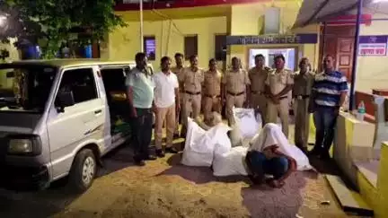 गंगाखेड: खादगाव पाटी जवळ कारमधून गुटखा जप्त, गंगाखेड पोलीस ठाण्यात गुन्हा दाखल