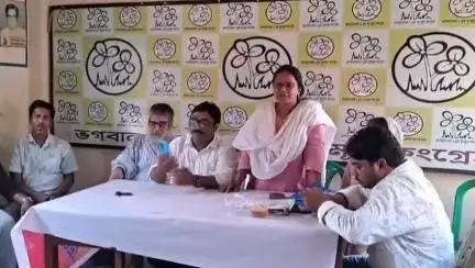 ভগবানগোলা ১: দিদির উন্নয়নই ভবিষ্যতের নিশানা: ভগবানগোলায় তৃণমূল মহিলা কংগ্রেসের বিশেষ কর্মসূচি