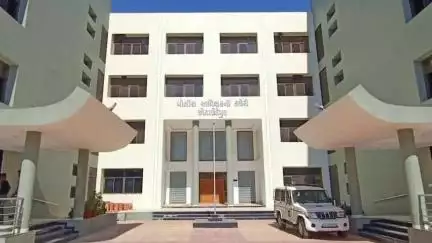 છોટાઉદેપુર: જિલ્લા પોલીસ દ્વારા ત્રણ નવા કાયદાઓને લઈને લોકોમાં જાગૃતિ આવે તે માટે સ્પર્ધાનું આયોજન કર્યું.