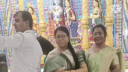 नामकुम: तुपुदाना में नवनिर्मित मंदिर में पूर्व विधायक ने भगवान राधा कृष्ण के दर्शन किए