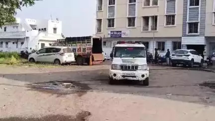 વાઘોડિયા: જરોદના ભણીયારા પાસે ટેન્કરે બાઈક ચાલકને અડફેટે લેતા બાઇક સવાર પર બંને યુવકોના ઘટના સ્થળે કમ કમાટી ભર્યા મોત