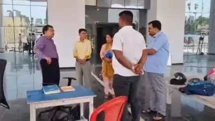 बाढ़: बाढ़ के नवनिर्मित अस्पताल के उद्घाटन हेतु सिविल सर्जन पटना ने तैयारियों का लिया जायजा