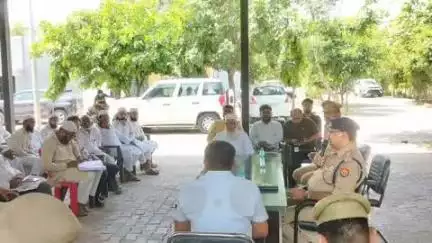 बुढ़ाना: बुढाना कोतवाली में आगामी पर्व ईद उल अजहा से पहले शांति समिति की बैठक, क्षेत्र के ग्राम प्रधान और कस्बे के लोग हुए शामिल