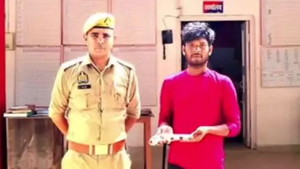 लहरपुर: लहरपुर कोतवाली पुलिस ने चेकिंग के दौरान एक युवक को अवैध देसी तमंचा और कारतूस के साथ किया बंदी