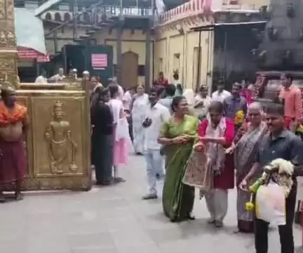 ಬಾದಾಮಿ: ಬಾದಾಮಿ ಬನಶಂಕರಿ ದೇವಸ್ಥಾನಕ್ಕೆ ಧಿಡೀರ್‌ ಭೇಟಿ ನೀಡಿ ದೇವಿಯ ದರ್ಶನ ಪಡೆದ ರಾಜ್ಯಸಭಾ ಸದಸ್ಯೆ ಸುಧಾಮೂರ್ತಿ