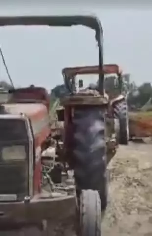 फतेेहपुर: बड्डूपुर में अवैध मिट्टी खनन का खुलासा, ग्रामीणों की सूचना पर पुलिस पहुंची, माफिया ट्रैक्टर छोड़कर फरार